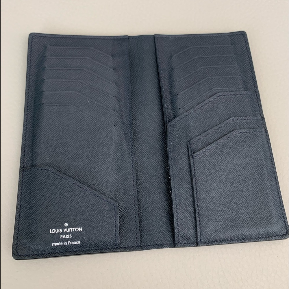 Louis Vuitton Taiga Mens portfolio wallet
